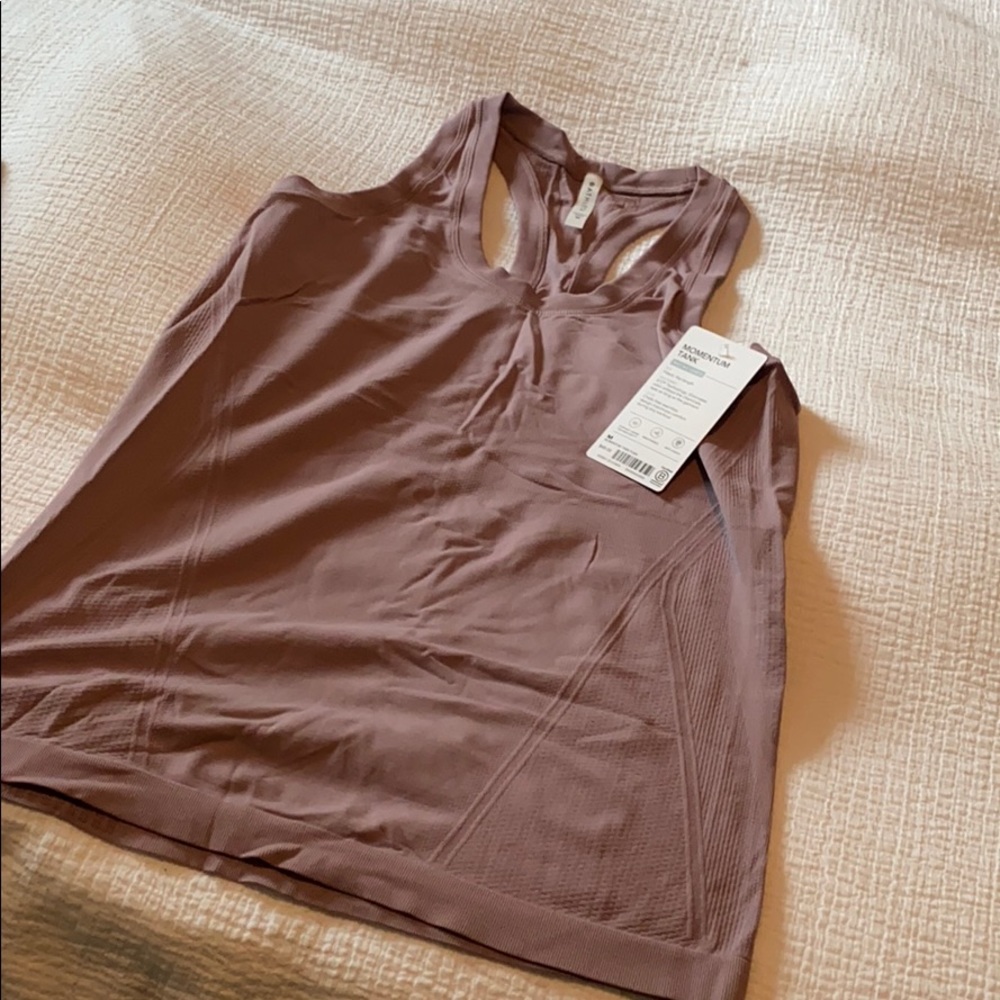 Momentum tank
